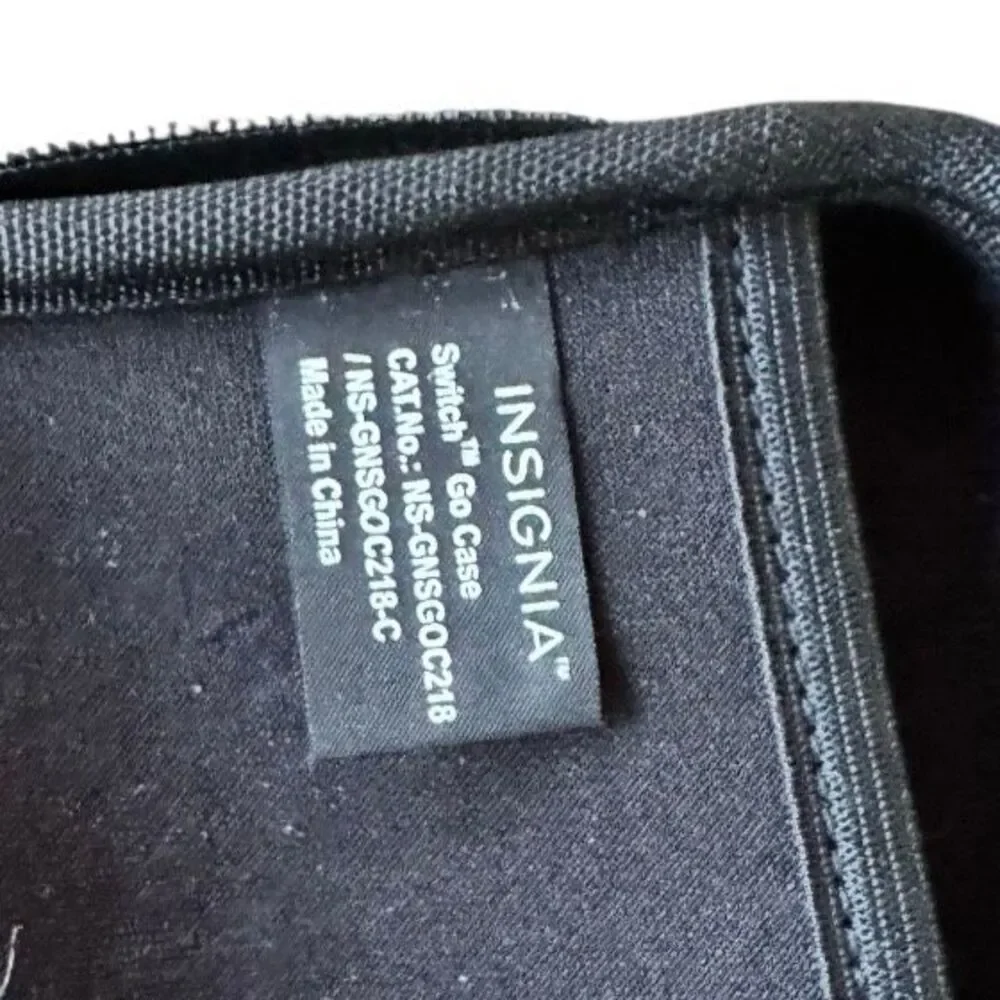 Nintendo Switch Hard Shell Carrying Case – Black (Zipper Needs Repair)